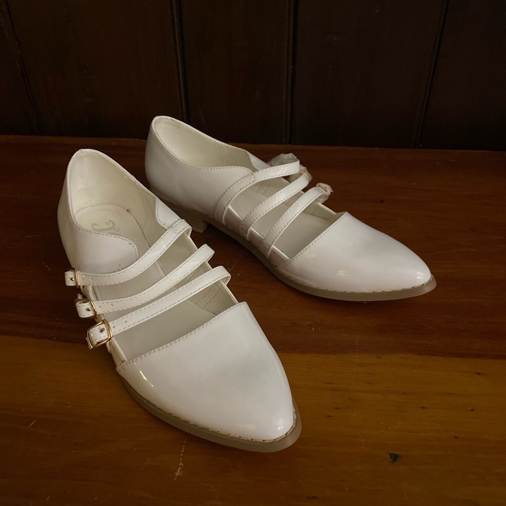 White three strap point witch shoes brand new ballet flat